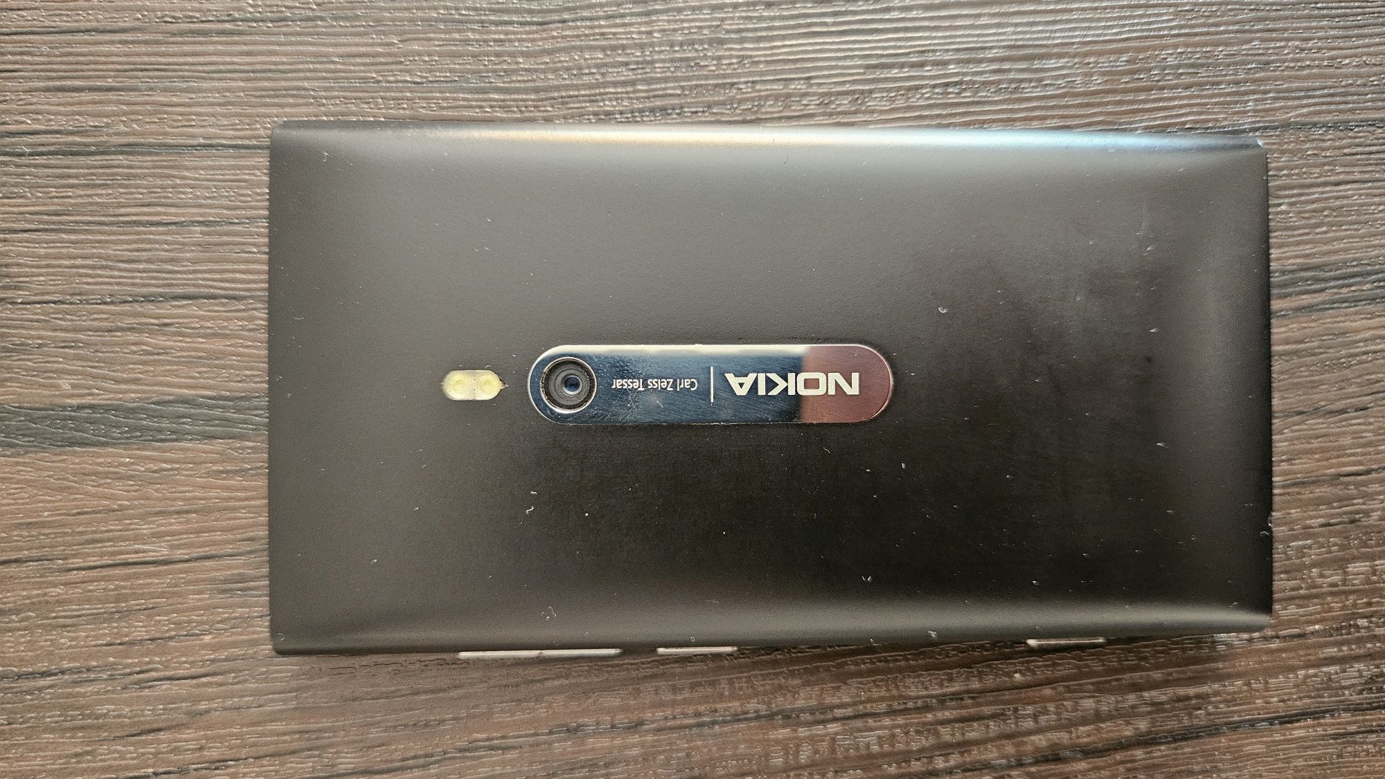 Продам Nokia Lumia 800