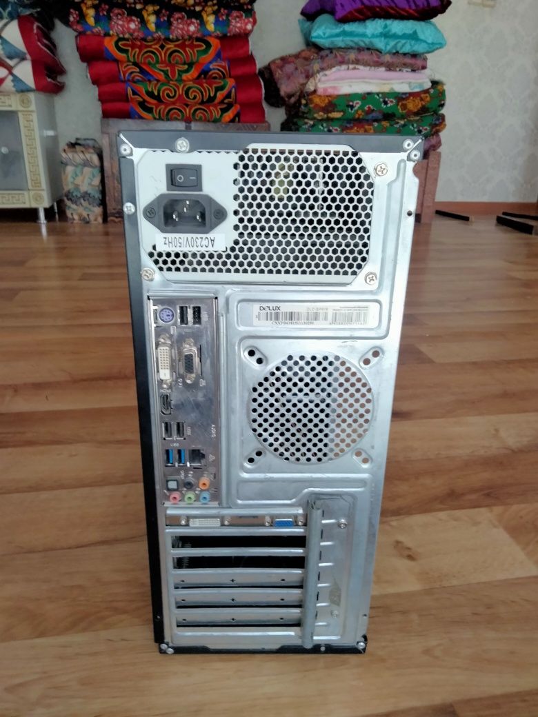 Windows 7 продается можно для запчасти работает но чуть чуть есть проб