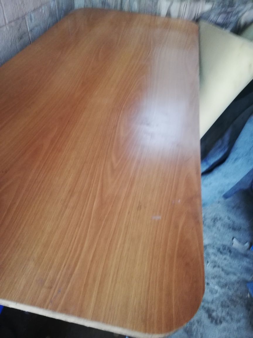 Продам кухонный стол