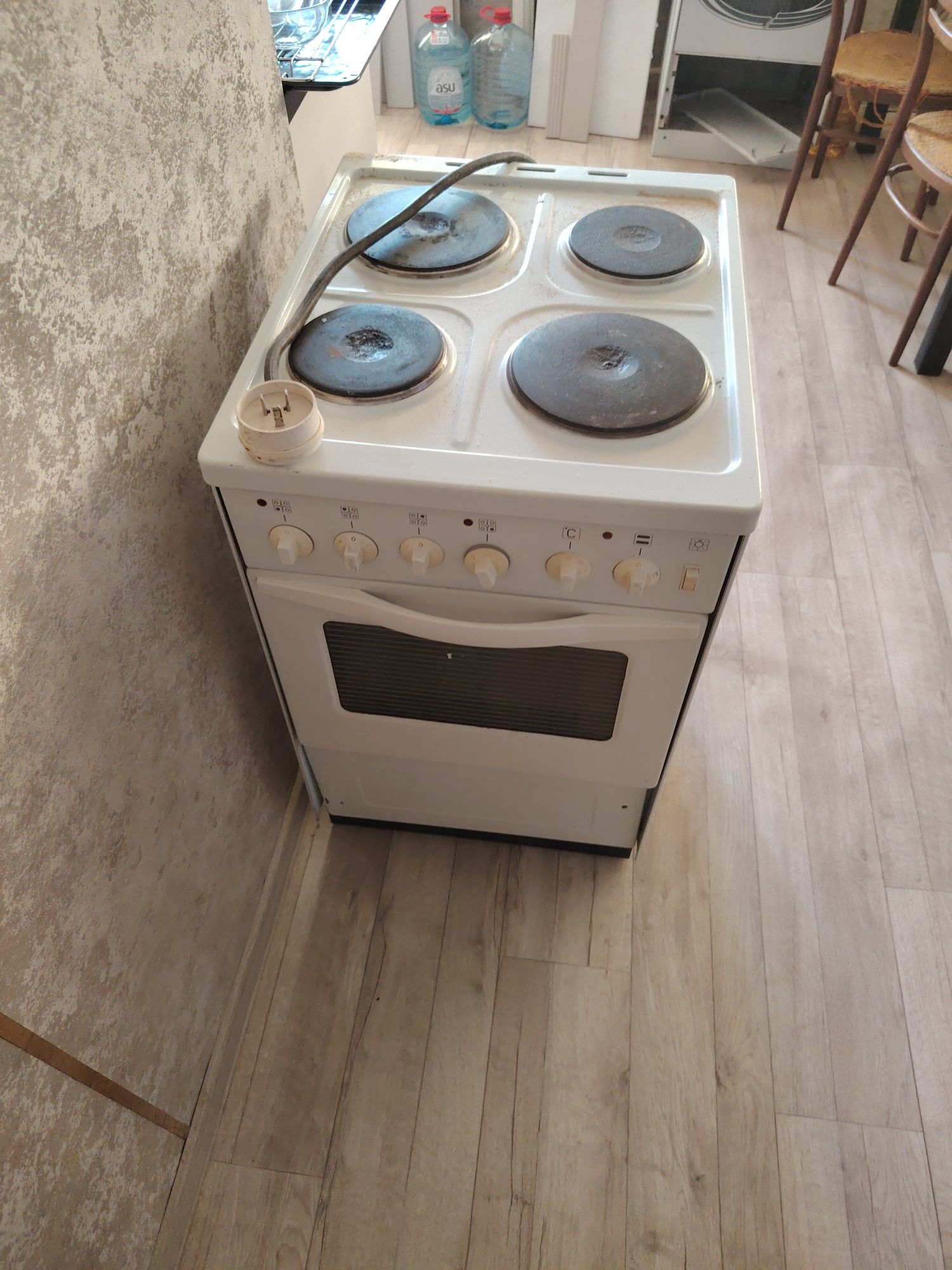 Плита 4 комфорки