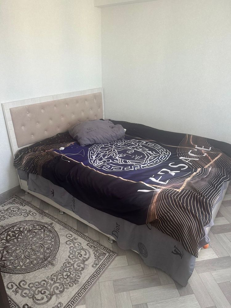 Продам спальный гарнитур