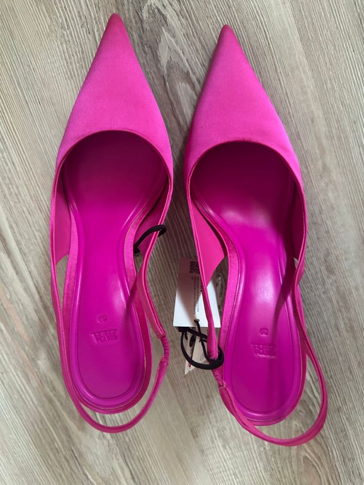 Босоножки Zara 38 новые