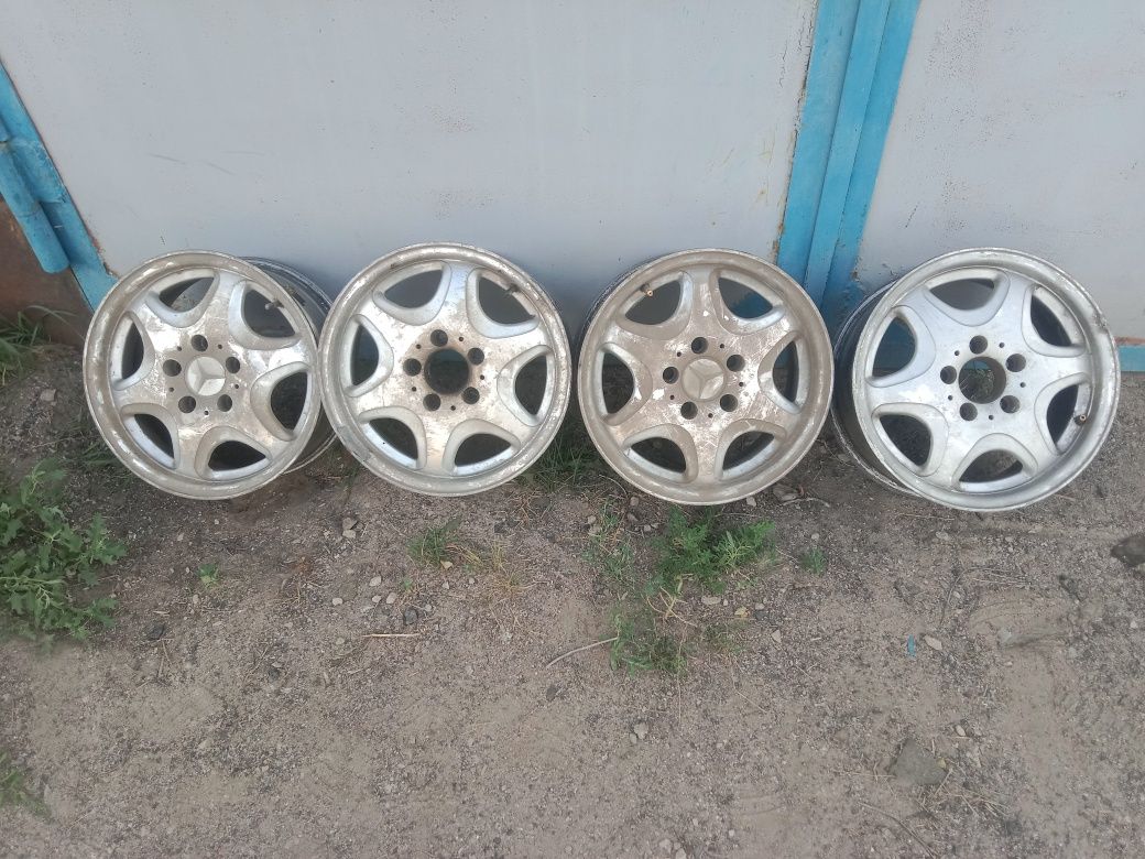 Продам диски на мерседес
