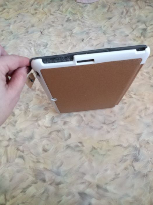 Продам магнитный чехол на планшет Asus103c