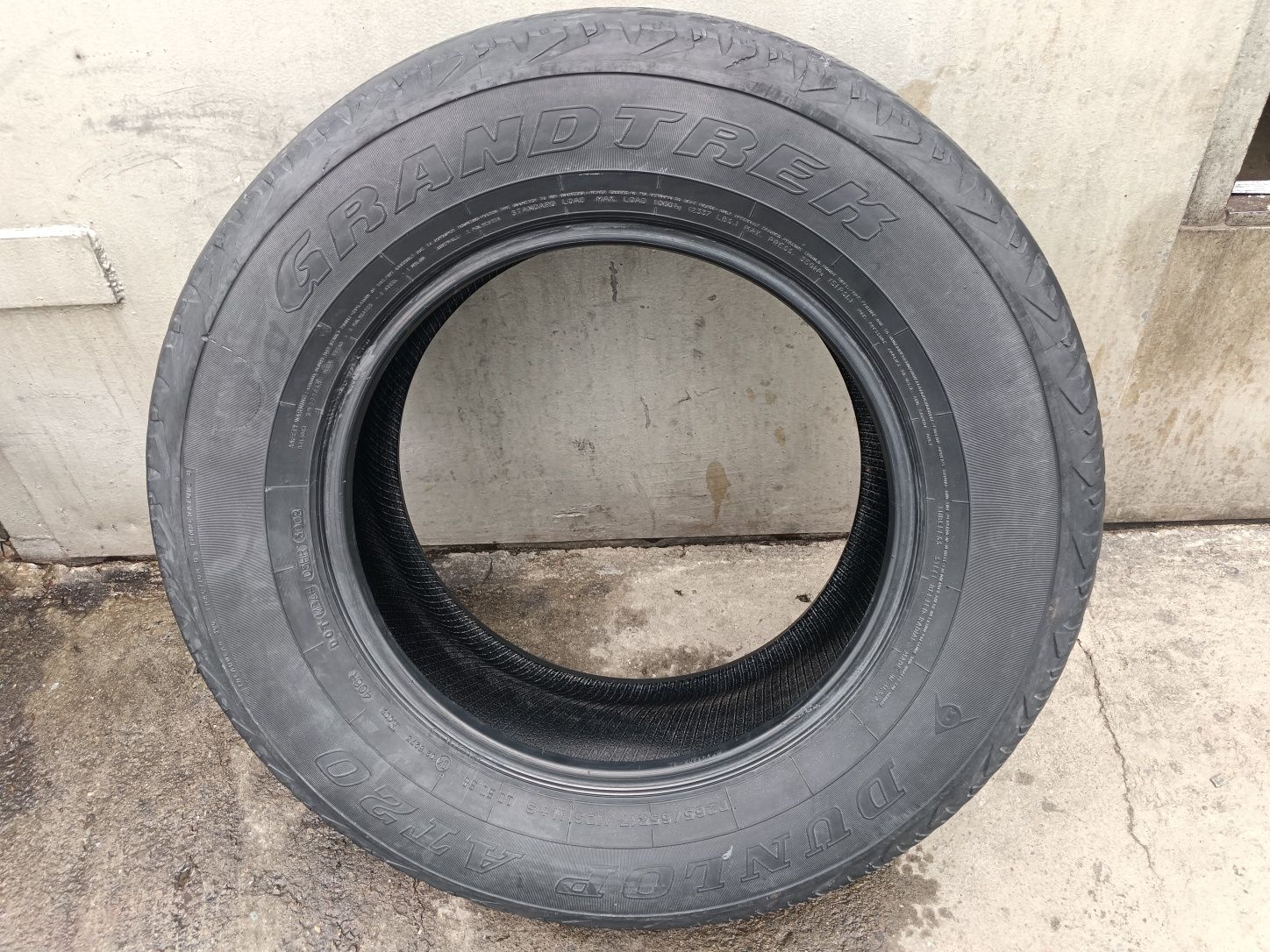 Продам 1 шину Dunlop Grandtrek AT20 265/65 R17
