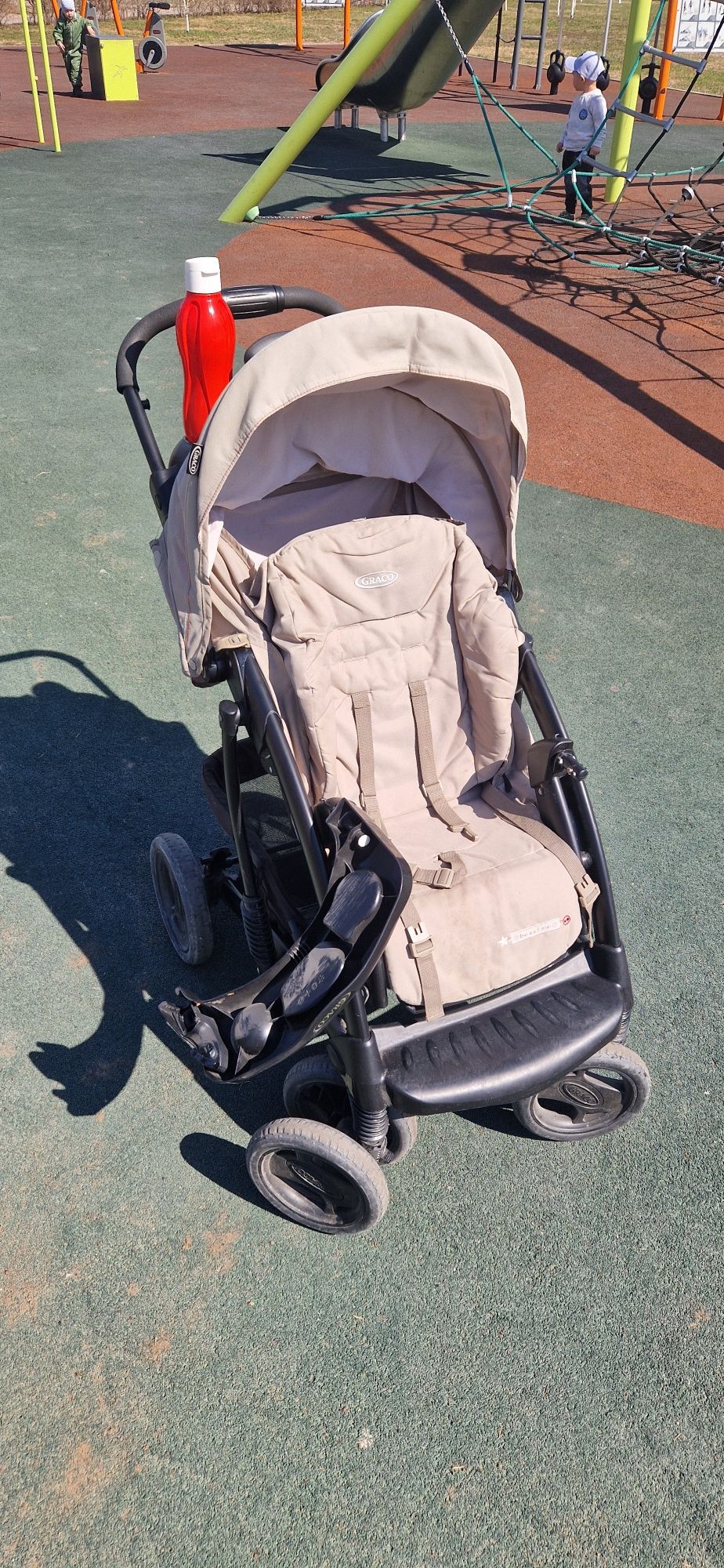 Продам коляску Graco