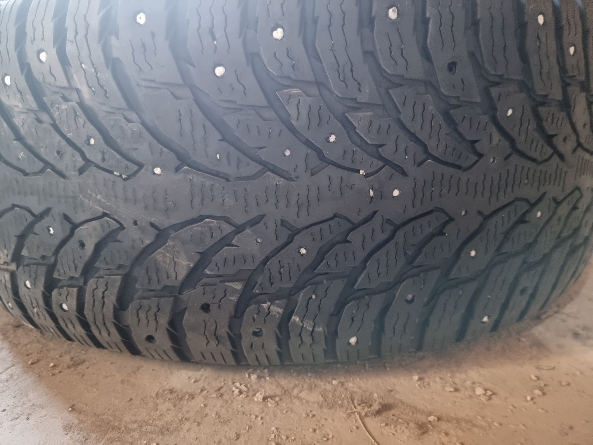 Продам резину 285/60 R 18
