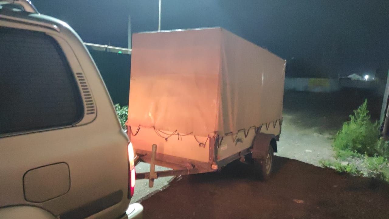 Продам прицеп с тентом