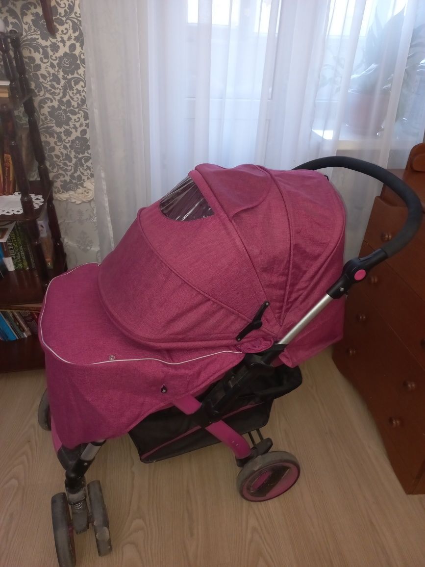 Продам коляску от 0 до 5 лет
