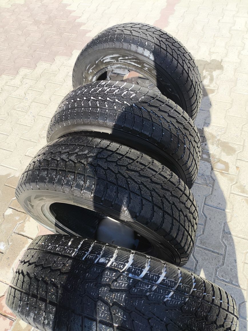 Шины  R16 215/65/16 липучка