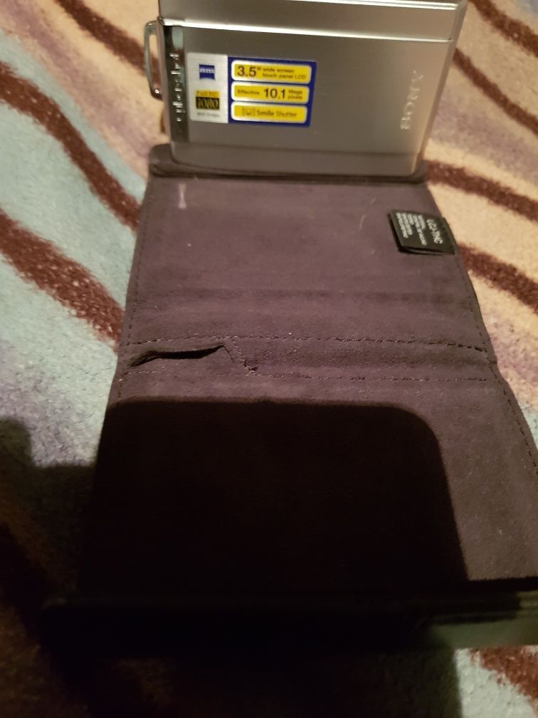 Продам кожаный чехол  на фотокамеру Sony T300