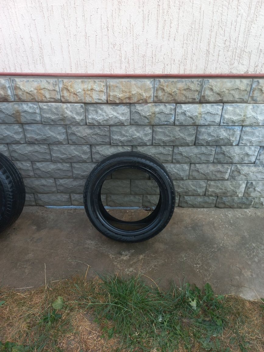 Продам шину размер 235/45 R 17
