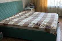Продам двуспальную  кровать.