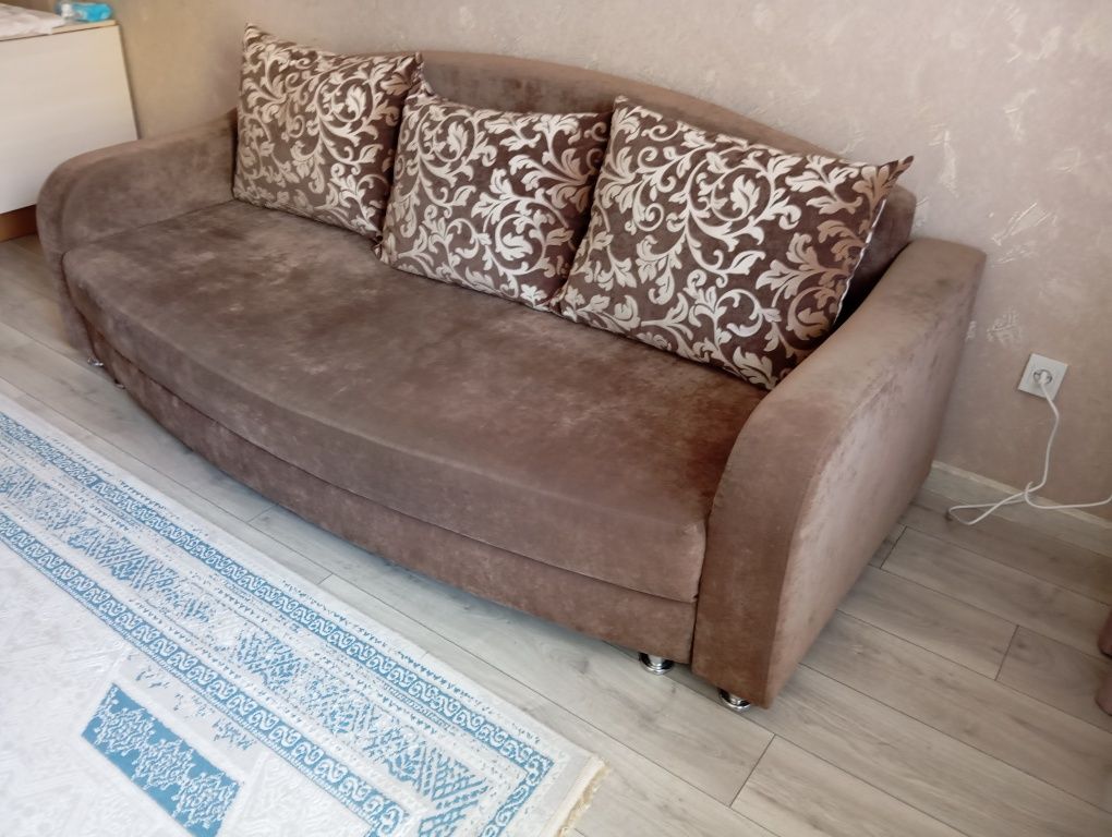 Продам диван 2.35 метра