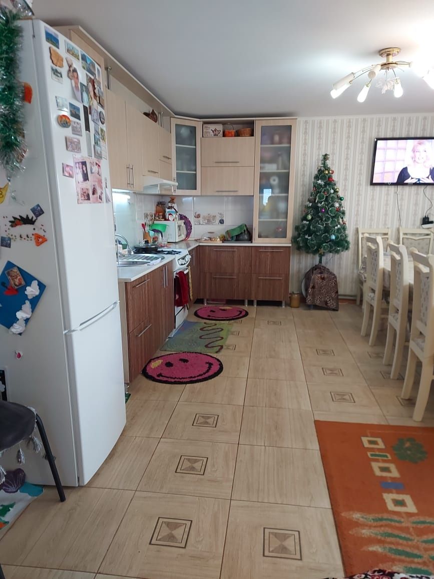 Продам котедж в 20-м микрорайоне.