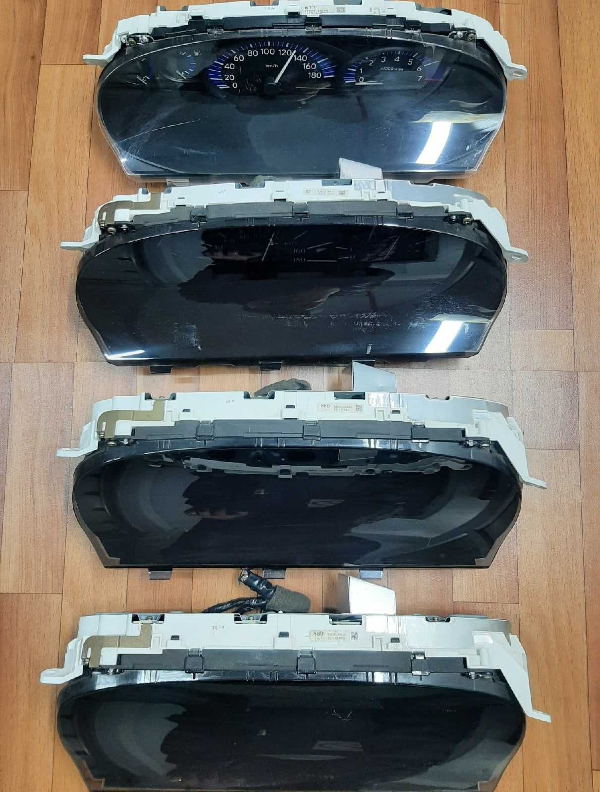 Продам Оптитрон Щиток приборов Toyota Estima 30 / 40