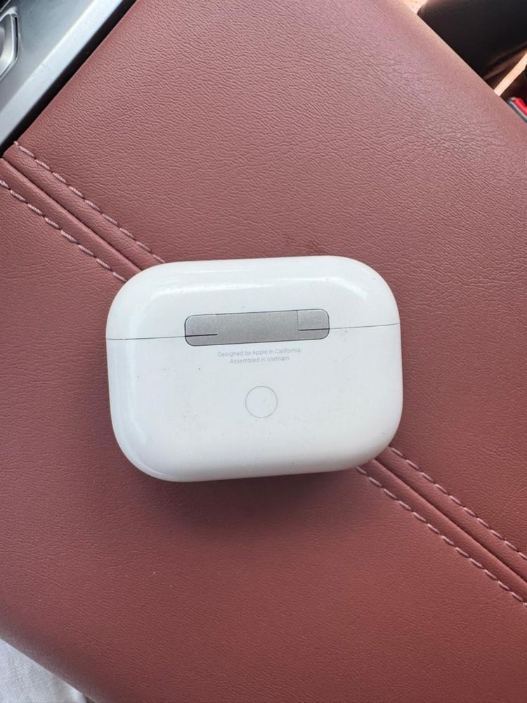 AirPods pro кейс и наушники отдельно