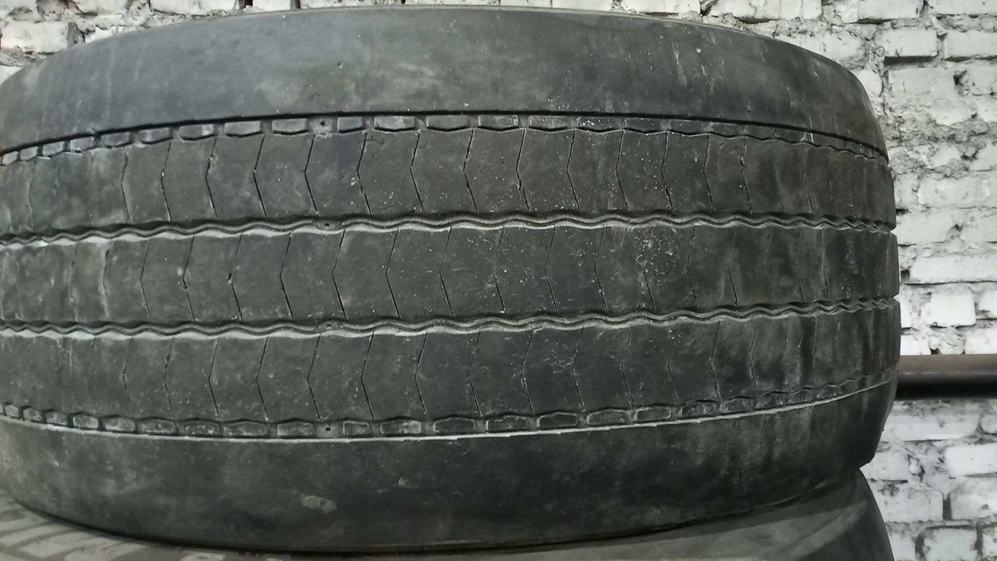 Продам резину 22.5