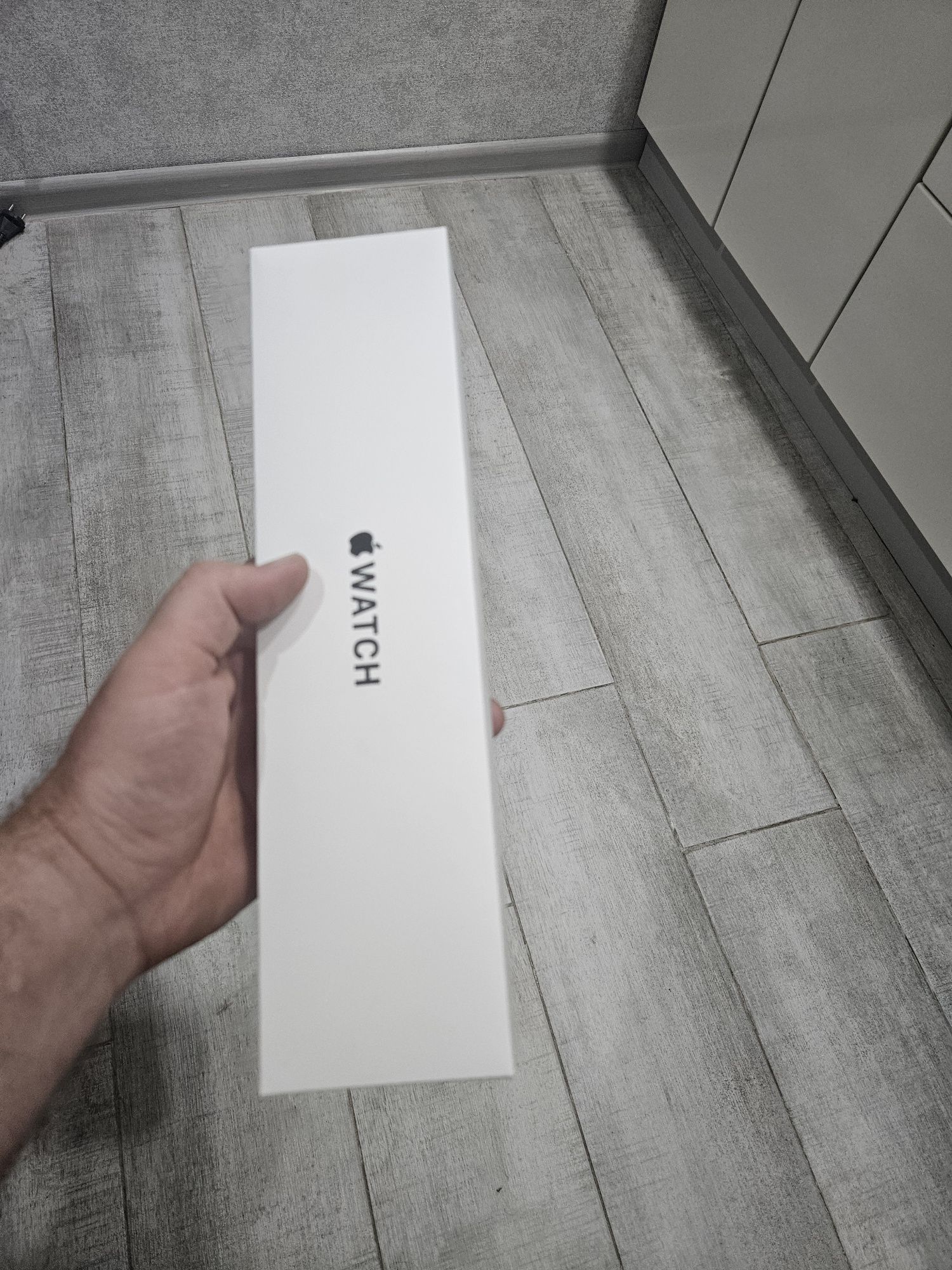Смарт-часы Apple Watch SE 40 мм золотистый