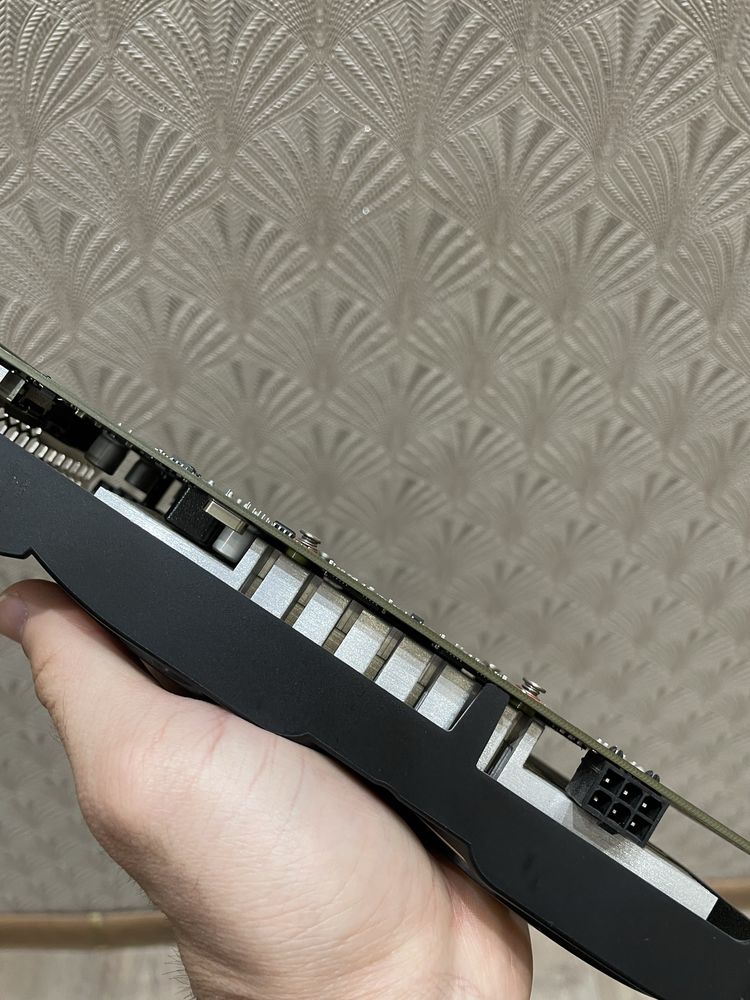 Видеокарта GTX 1050 Ti