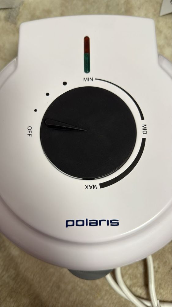 Продам вафельницу Polaris