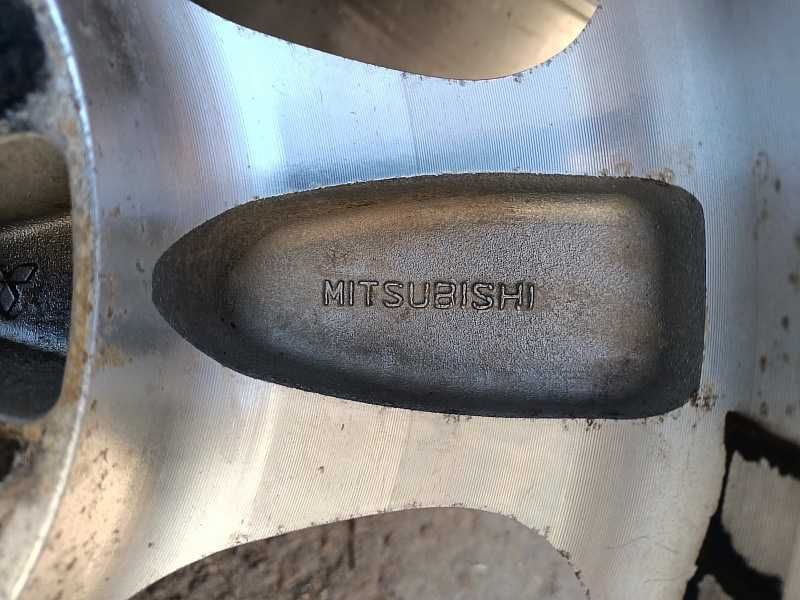 Продам оригинальные легкосплавные диски "ENKEI" на Mitsubishi Pajero