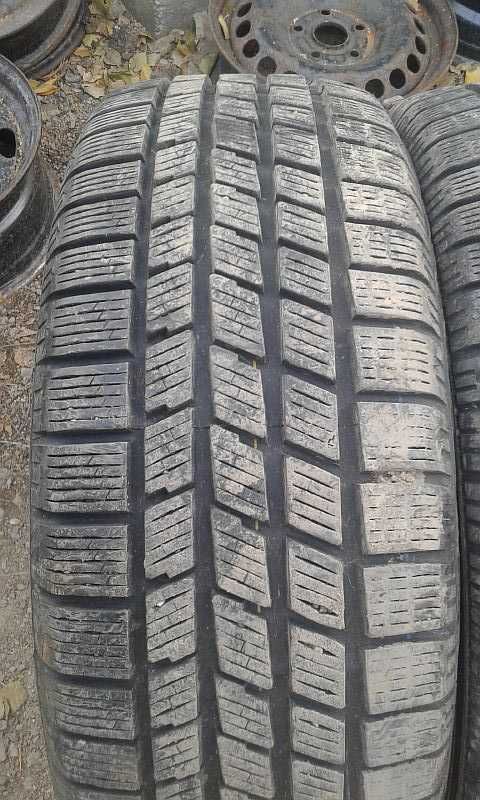 Шины 225/60 R16 - "Pirelli Winter 210" (Германия), всесезонные.