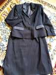 Продам женские костюмы
