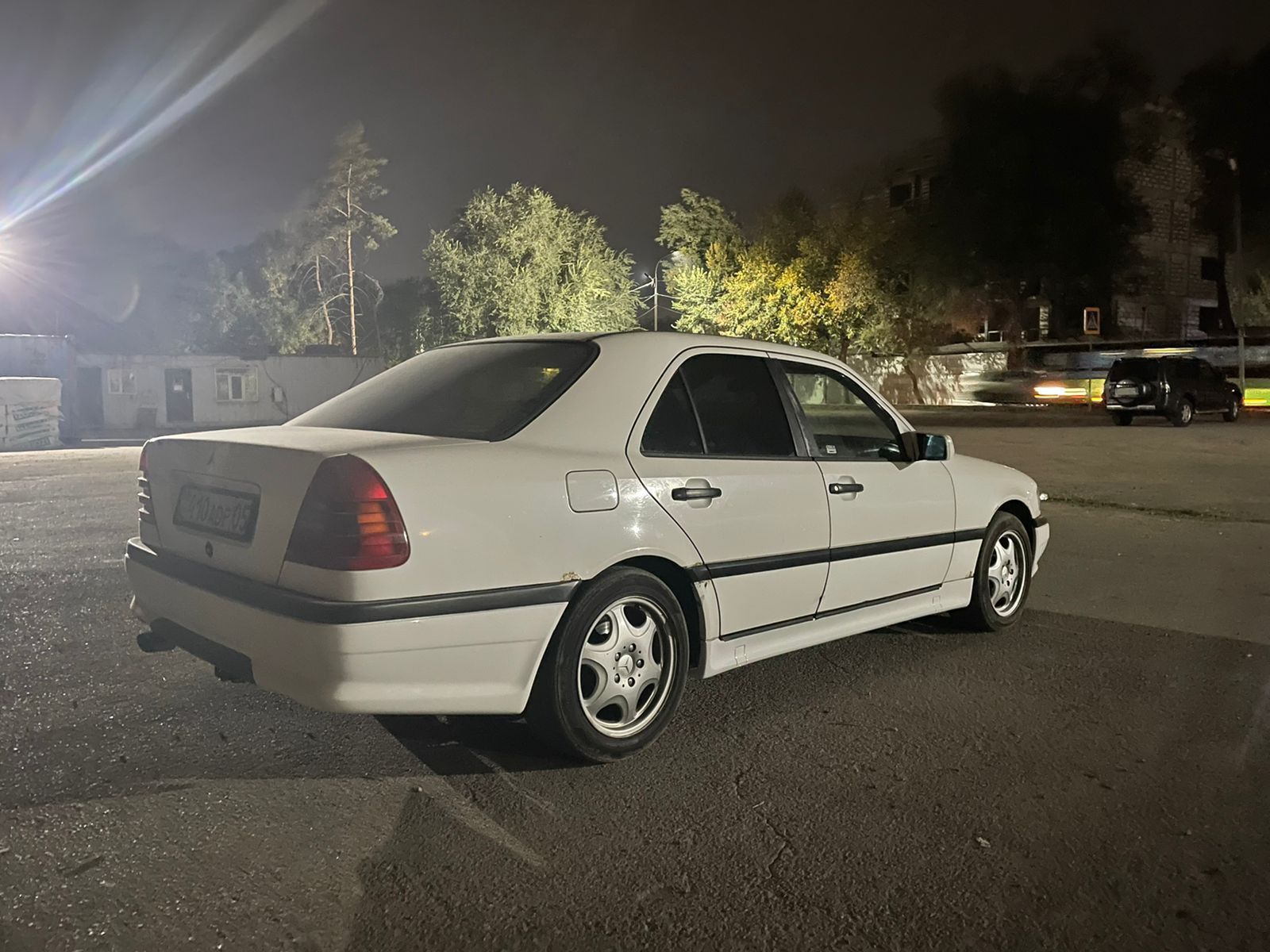 БМВ Е34 Е36 Мерседес w124.140.w190.w202.w210w211 Бампер накладка порог