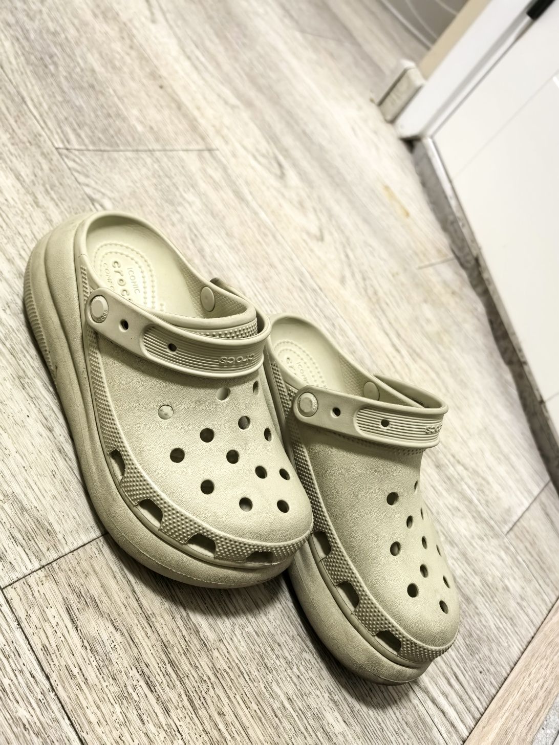 Продам Crocs 37 размер оригинал