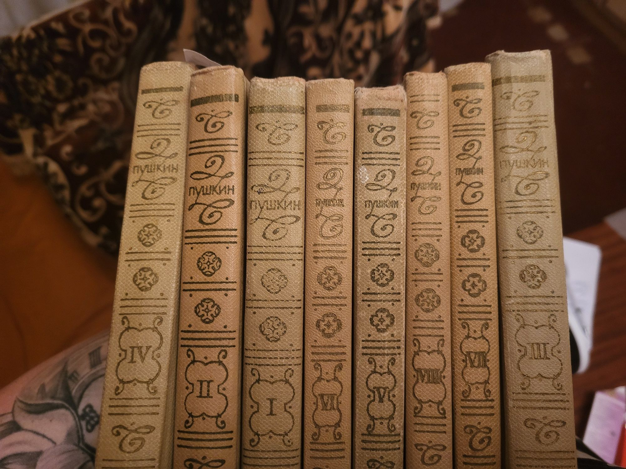 Продам сборники книг