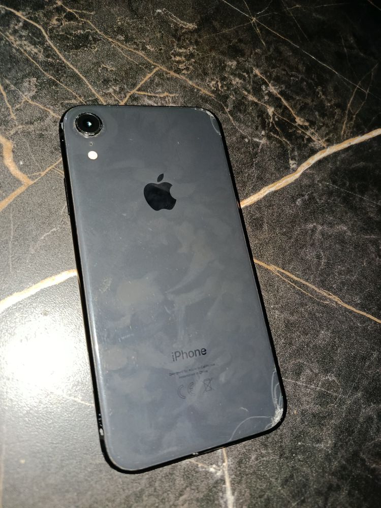 iphone XR %86 б/у 64гб в черном цвете