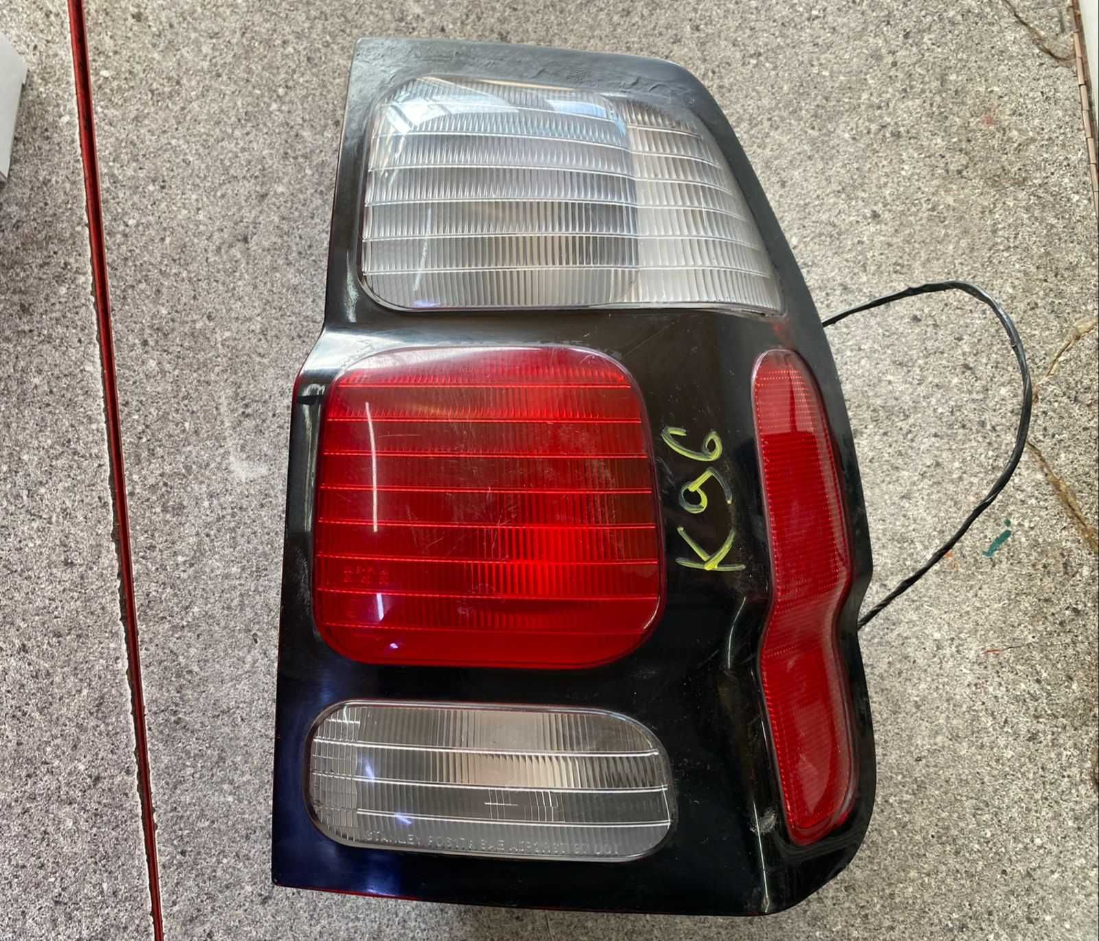 Задние фонари Mitsubishi Montero 2001г.в Оригинал Б.У цена за 1шт