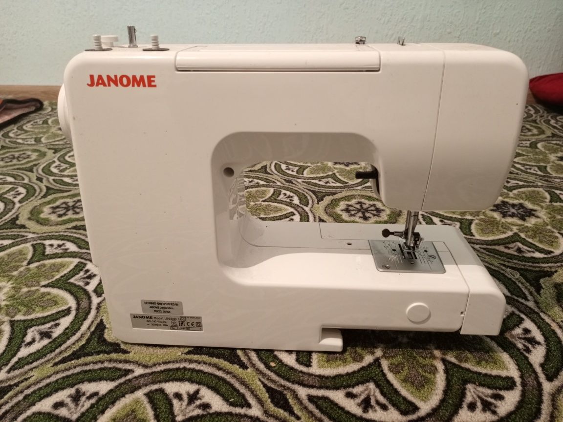 Janome Legend LE-25 швейная машинка
