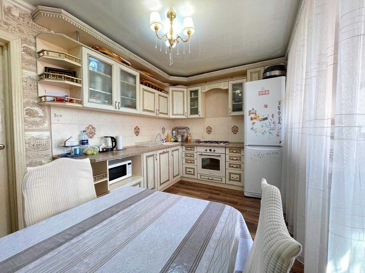 Продам 3-комн в районе Вокнного института