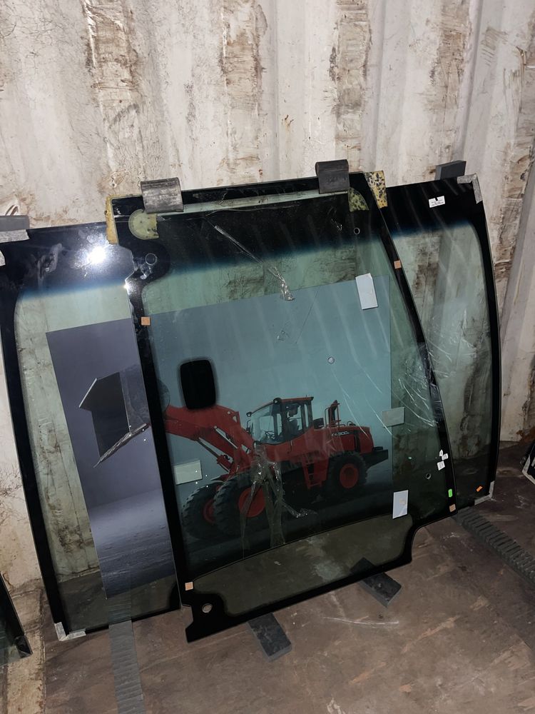 Стёкла заводские на 3/1 hidromek terex volvo case new holland jcb  cat