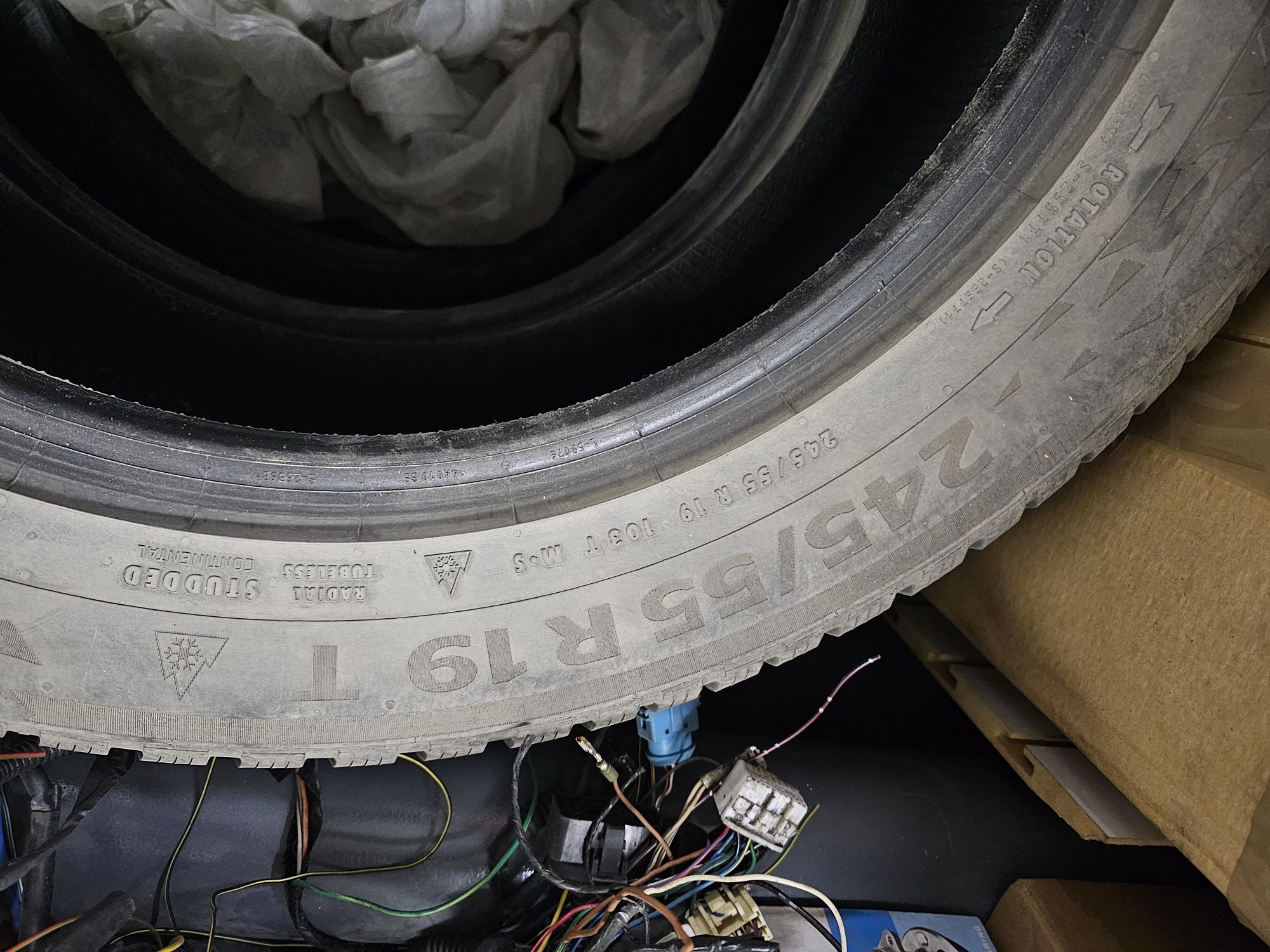 Continental IceContact 3 245/55R19
