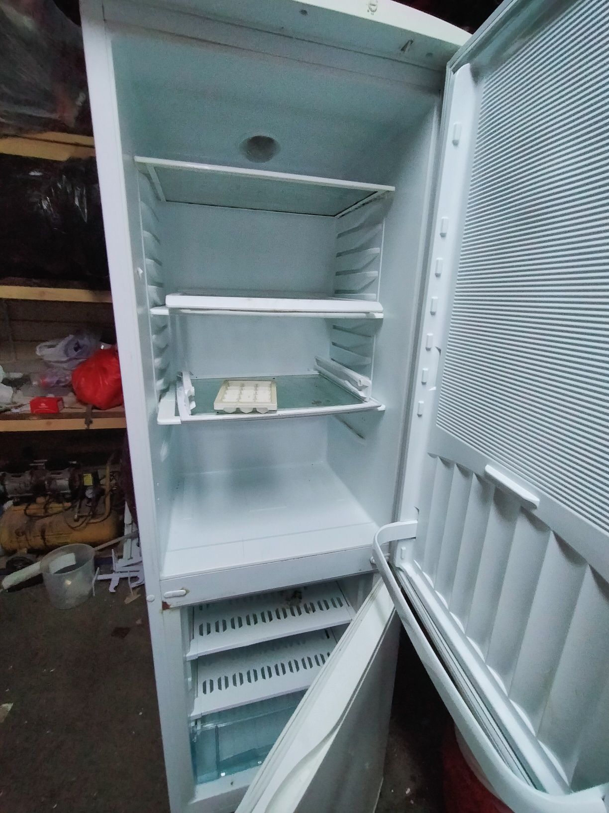 Продам холодильник