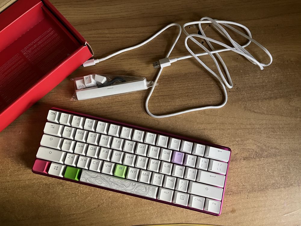 Клавиатура HyperX Alloy Origins 60 572Y6AA розовый