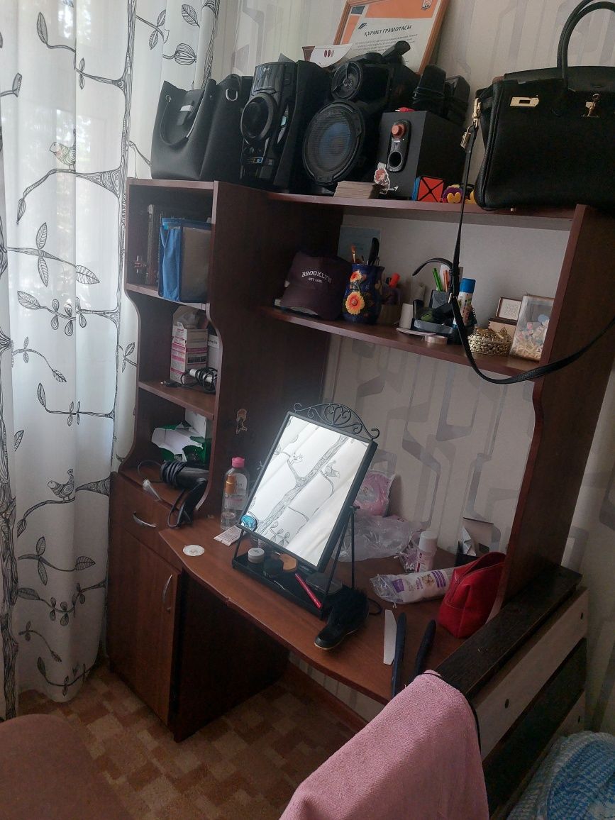 Продам мебель, монитор