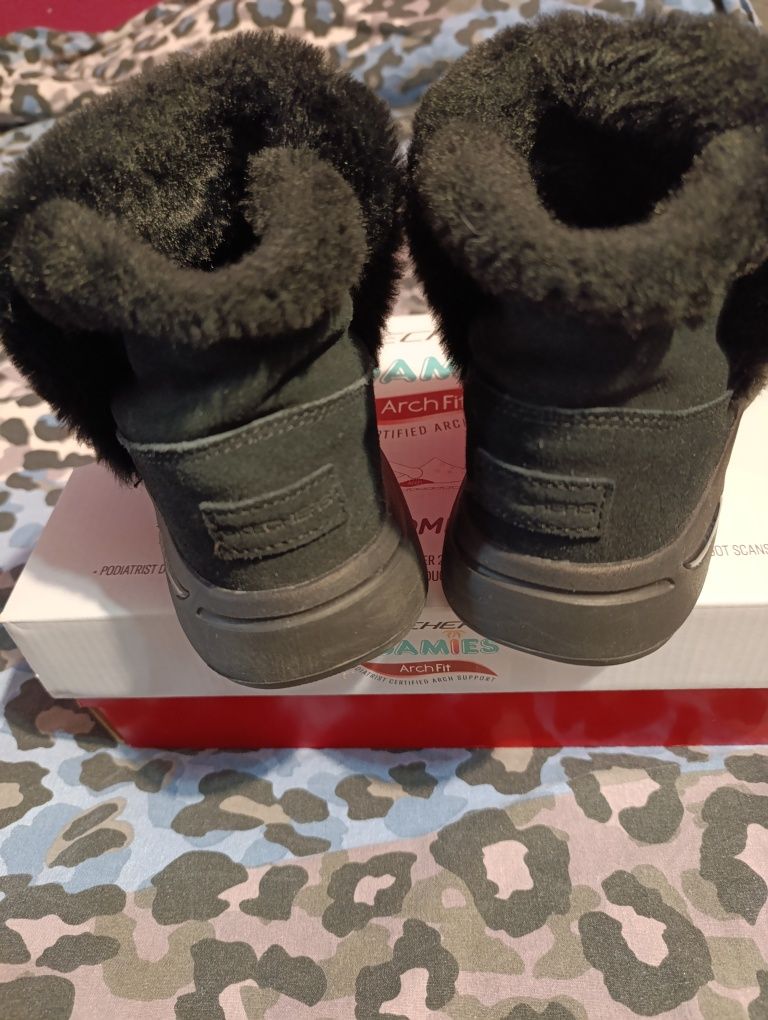 Ботинки/ботики/кросы36-37, Skechers