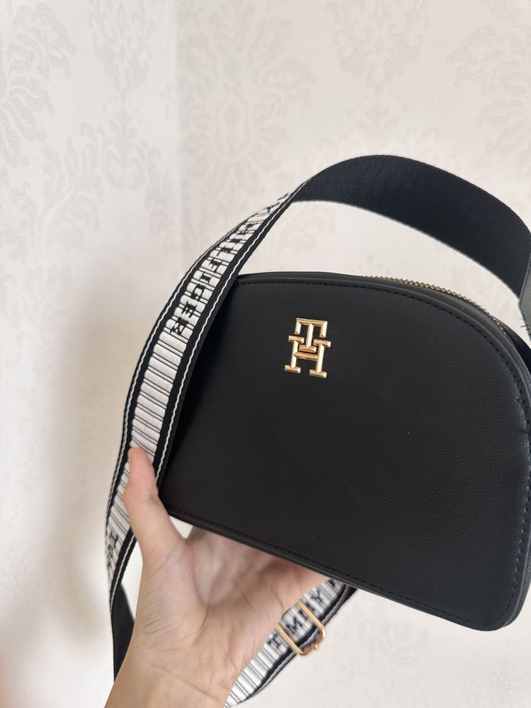 Сумка Tommy Hilfiger