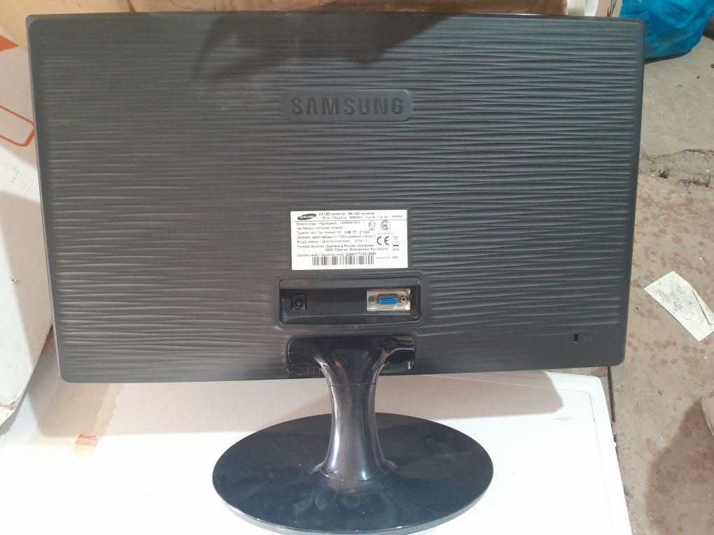 Монитор компьтерный Samsung