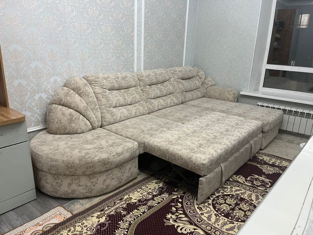 Диван хорошый состаяние