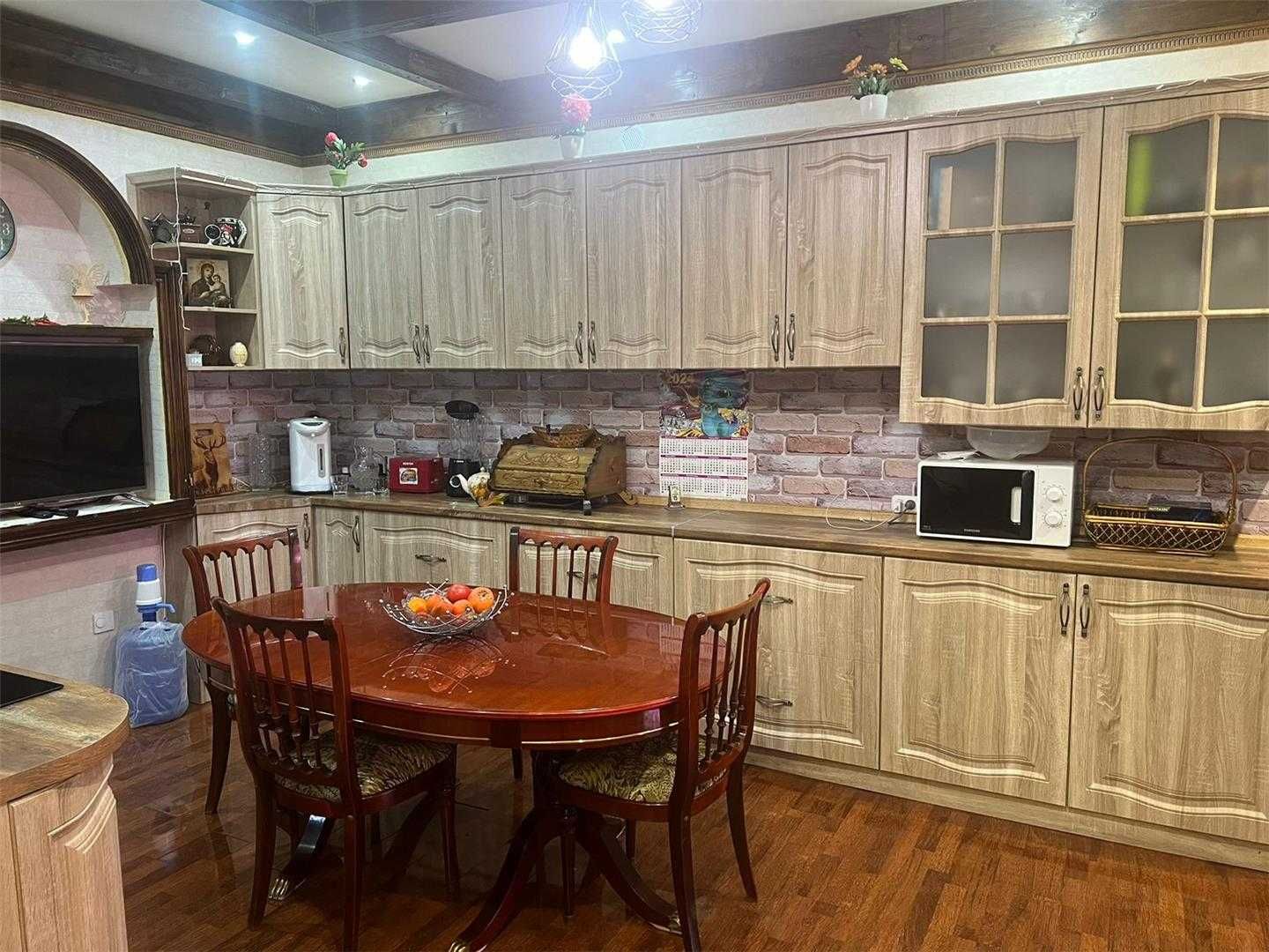 Продам  5-ти комн квартиру болгарского типа, блочный