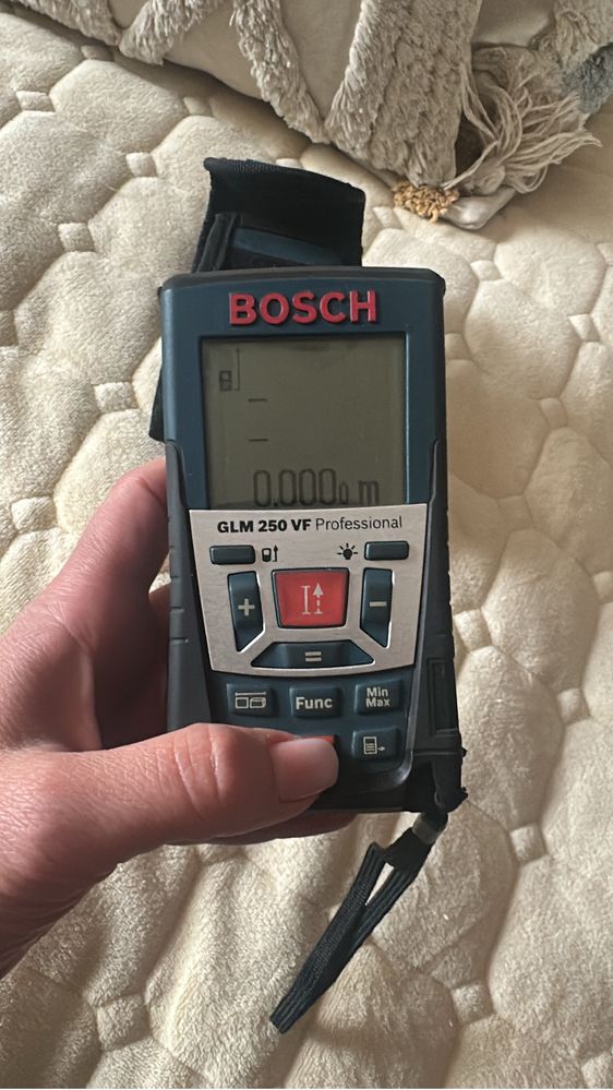 Лазерная рулетка Bosch GLM 250 VF