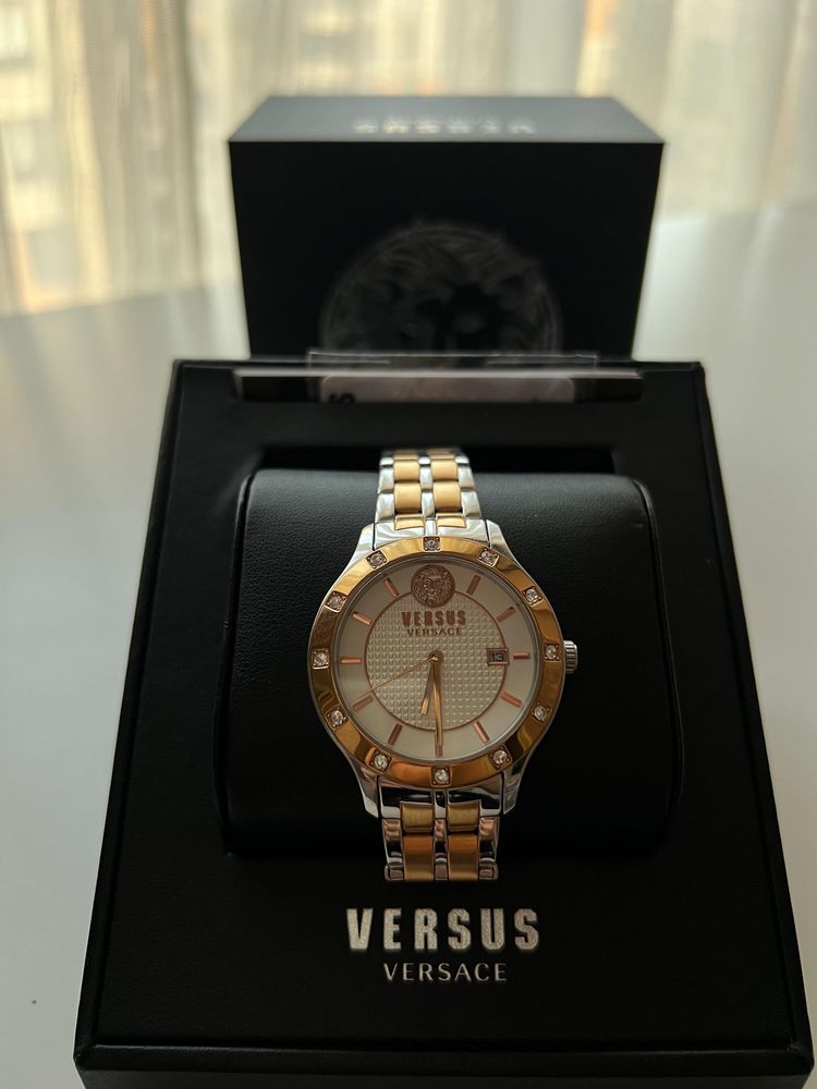Женские часы Versus by Versace