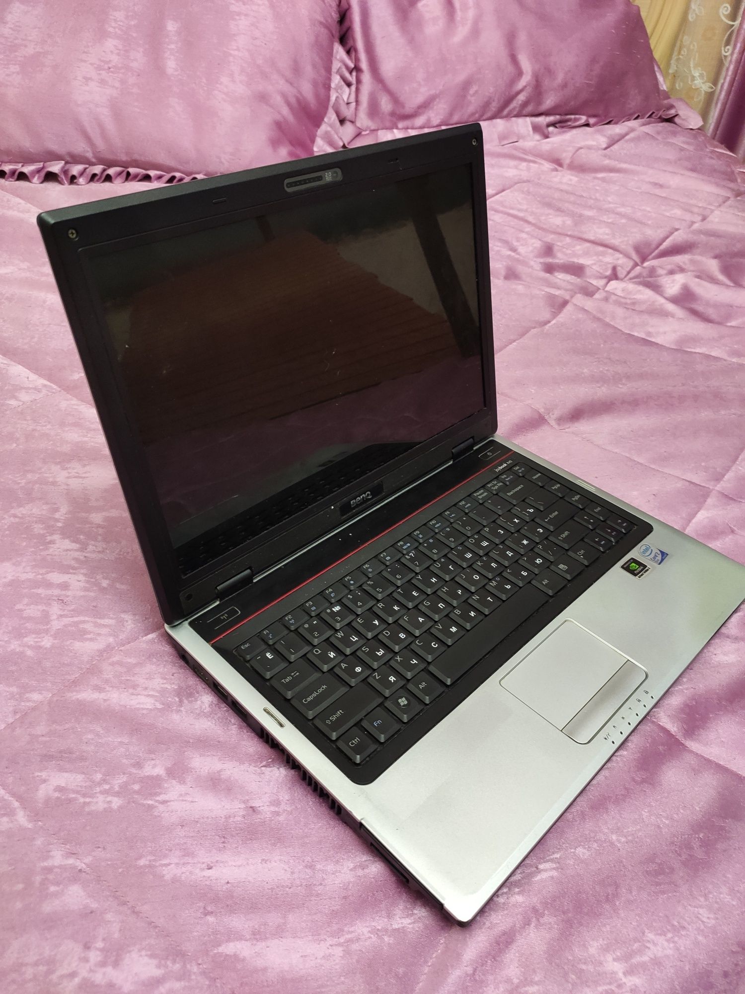 Два одинаковых не рабочих ноутбука на запчасти Benq Joybook r45