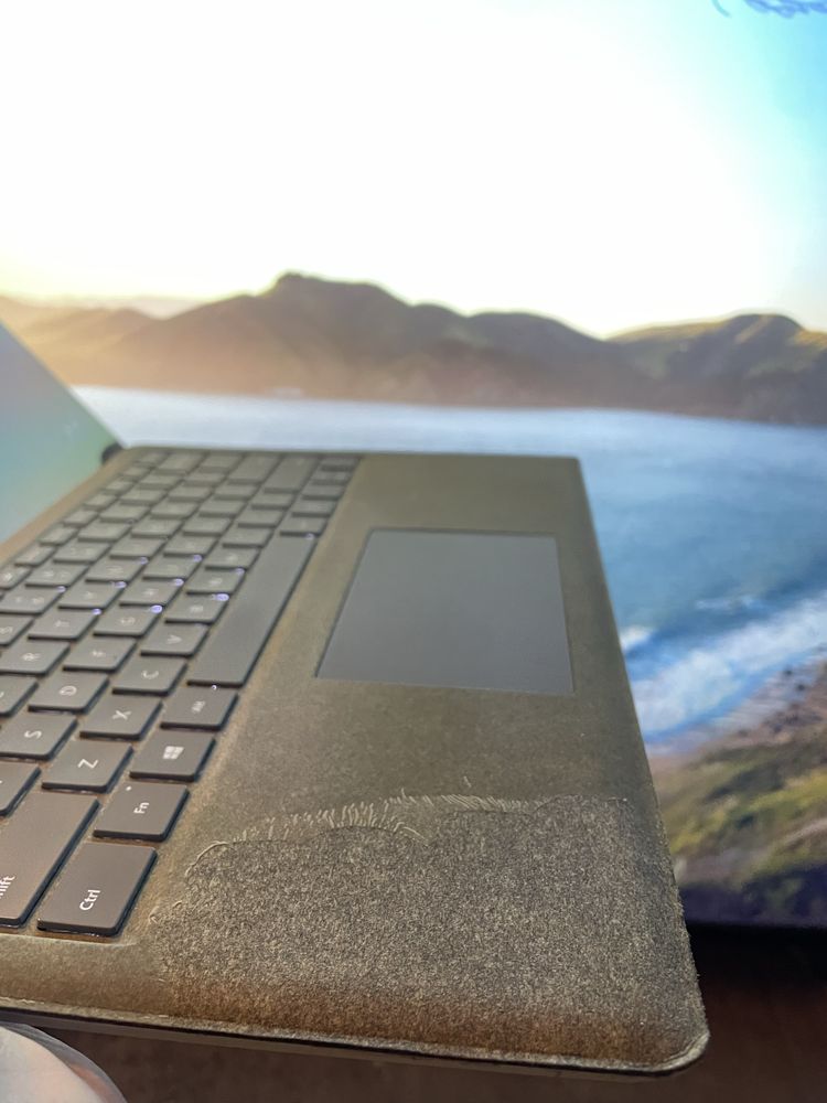 Surface Laptop 1