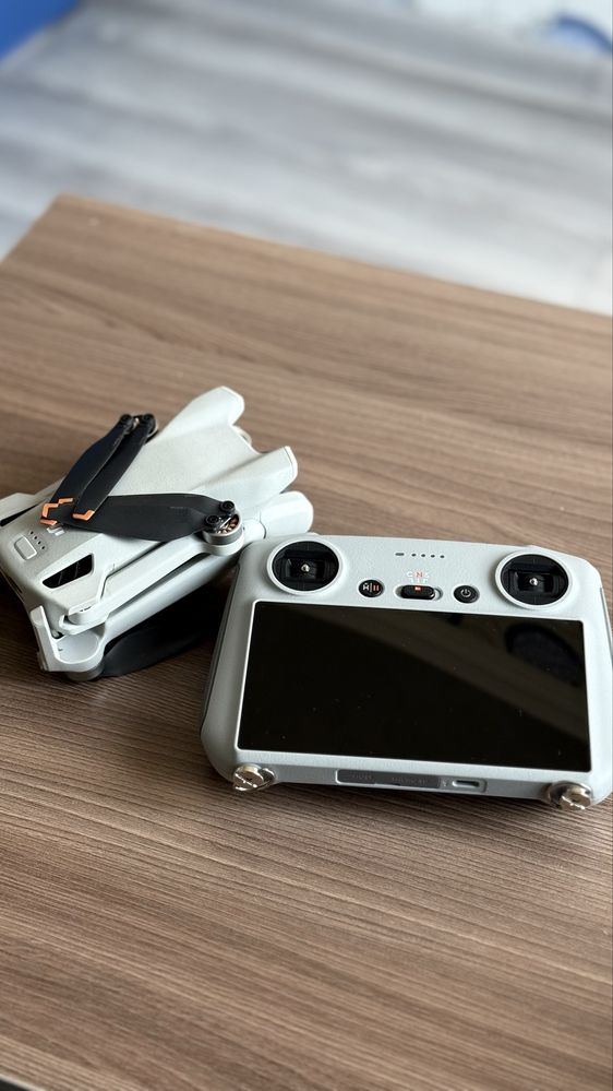Продам квадрокоптер DJI Mini 3